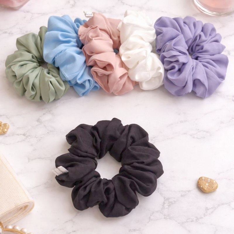 Чорний скранч