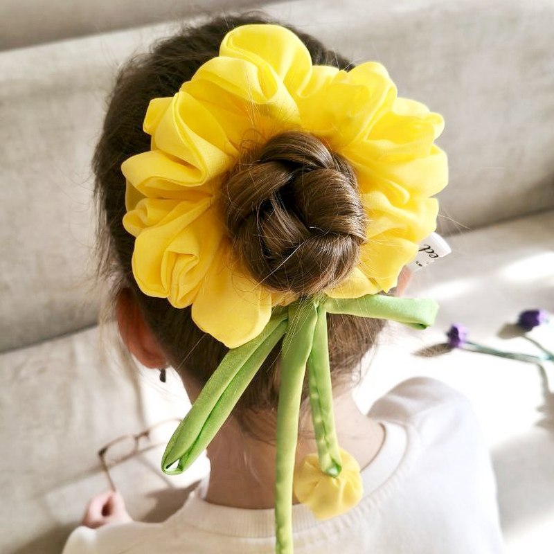 Жовтий скранч з тюльпанами