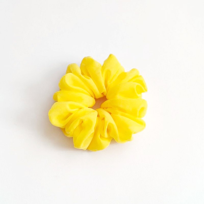 Жовтий шифоновий скранч